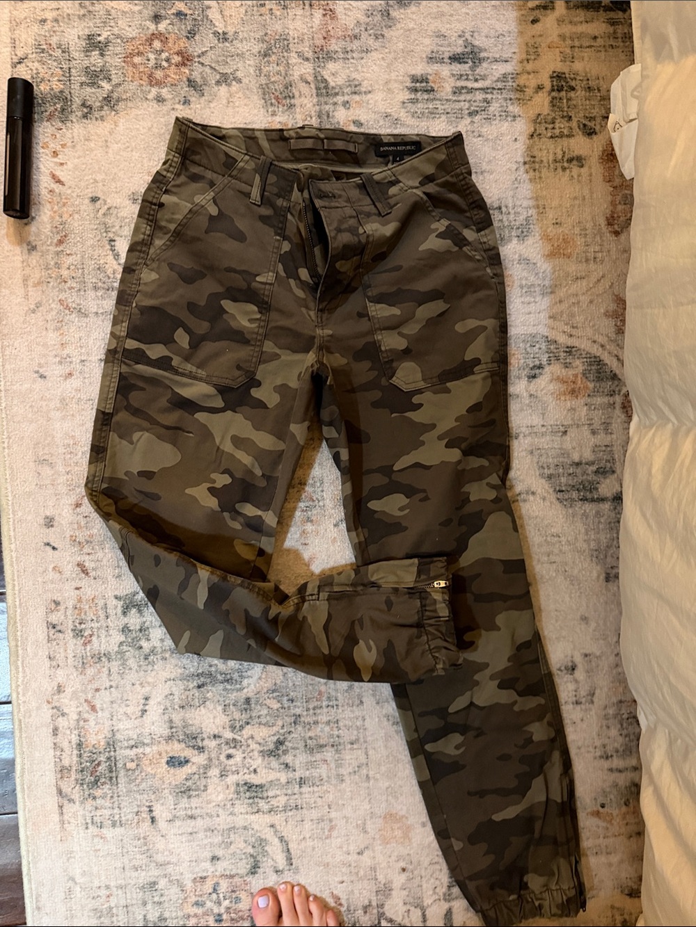 Banana Republic Olive Camo Ankle Cargo Pants